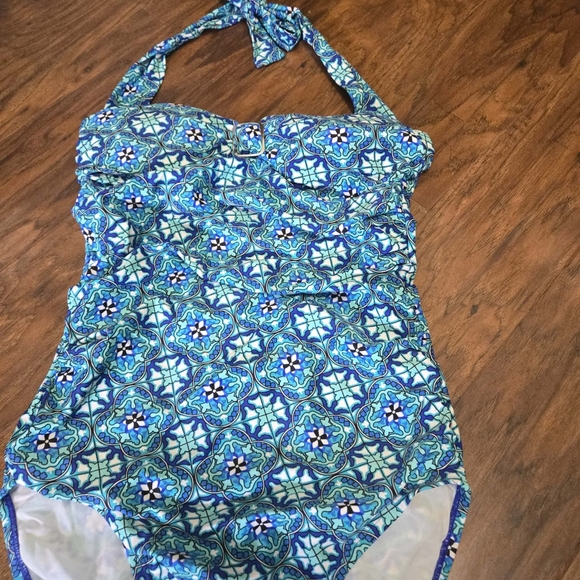 SPANX Love Your ASSETS By Sara Blakey One Piece Swimsuit -size m. - Picture 8 of 13